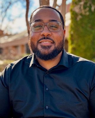 Photo of Lonnell Lewis, LCSW, Clinical Social Work/Therapist