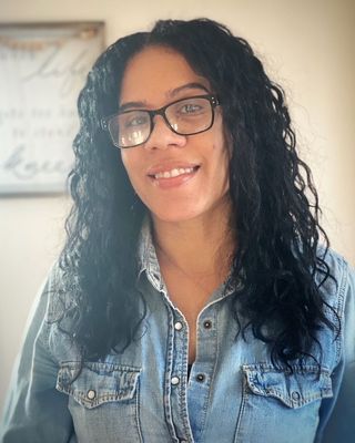 Photo of Juni Quinones - Blossom in Growth, LMFT, Marriage & Family Therapist
