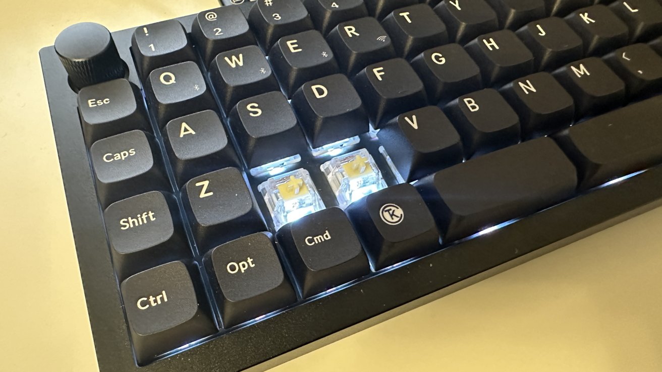 Keychron Q15 Max review - The backlights and Gateron Jupiter Banana switches.