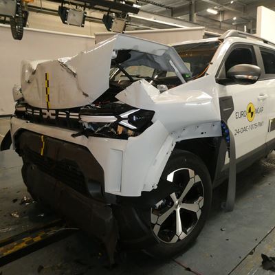 Dacia Duster - Full Width Rigid Barrier test 2024 - after crash