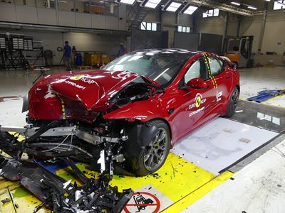 Tesla Model S - Mobile Progressive Deformable Barrier test 2022 - after crash