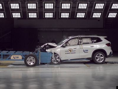 BMW iX1 - Mobile Progressive Deformable Barrier test 2022