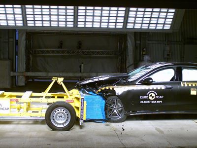 Mercedes-Benz E-Class - Mobile Progressive Deformable Barrier test 2024