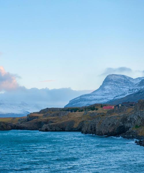 Una bella vista de Este de Islandia