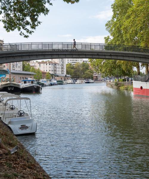 Красивый вид региона Canal du Midi