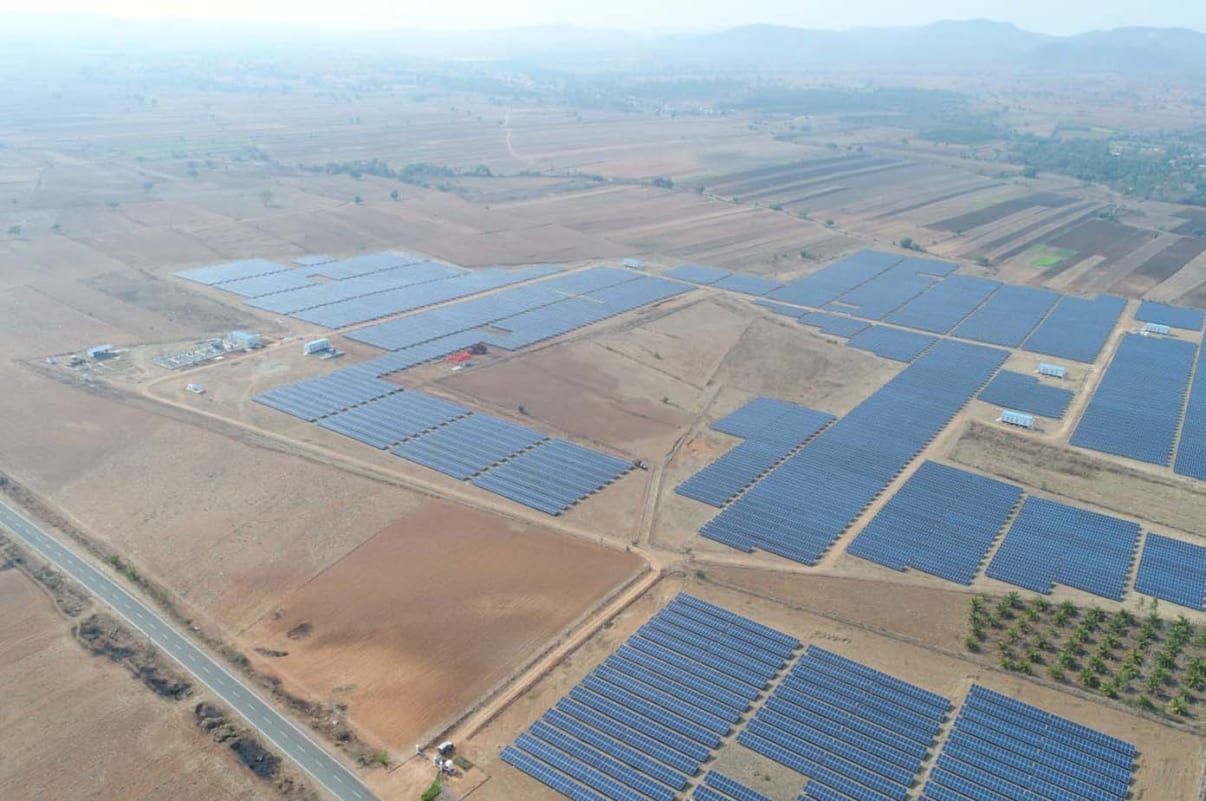 Parco solare visto dal cielo