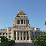 珍走団に煽られた 都内繁華街。ある土曜日夜。僕自転車乗って小さい信号ない交差点通行して、 交差点の真ん中に行った時、横から爆音ながしてる珍走団みたいなバイクが来て、 威嚇みたいにバイクが「ブンブン」鳴き、僕の後ろ通って、「ばーか！」と言われた。 ちなみに僕海外の人です、日本大好きなのに，精神的にショック 何でこんなひどくのさばっているグループまだ存在ですか？？ うるさいし、危ないし、そしてくちくさいし 胸糞悪いです。