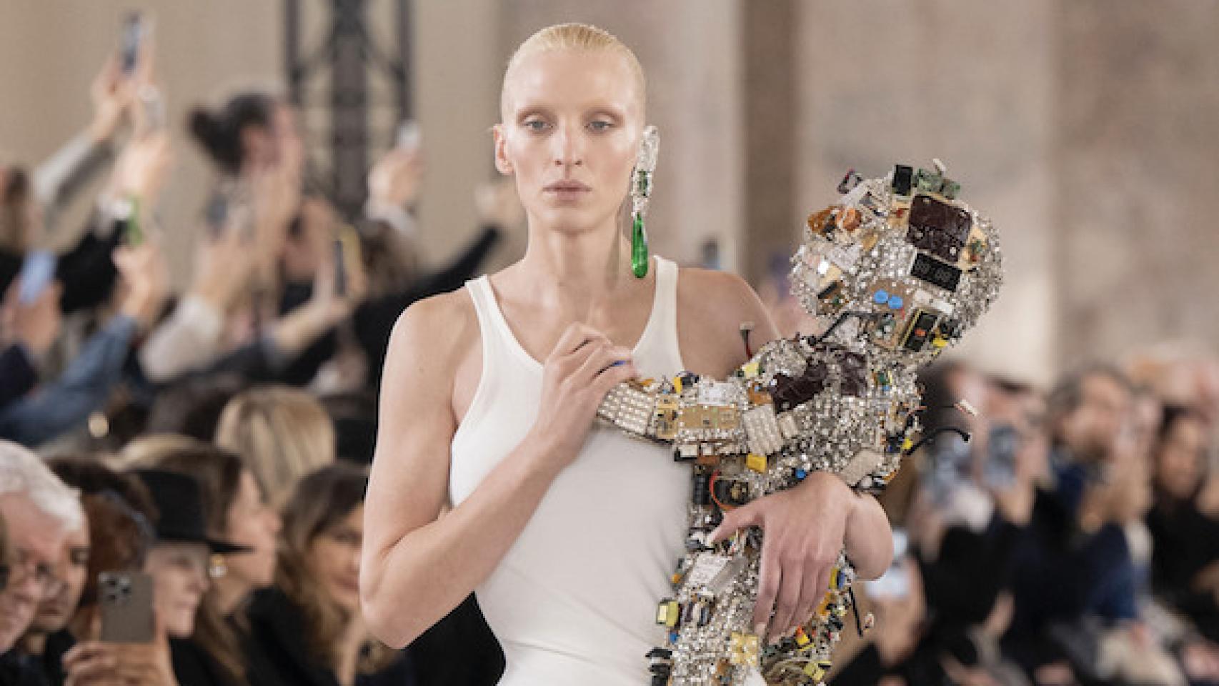 Detalle del desfile de Schiaparelli.