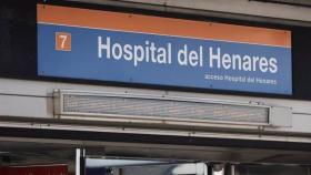 Imagen de archivo del cartel de la estación de Metro de la línea 7 de Hospital del Henares