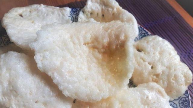 El pan de gambas es un aperitivo muy popular en las gastronomías asiáticas.