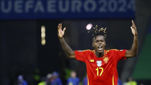 Nico Williams celebra su gol a Inglaterra en la final de la Eurocopa