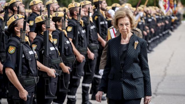 La emérita Sofía durante el acto de conmemoración de la creación de la UME (Unidad Militar de Emergencias)