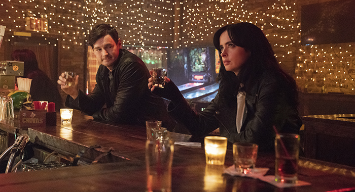 Benjamin Walker and Krysten Ritter in Marvel's Jessica Jones (Netflix)