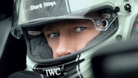 ブラッド・ピット主演映画『F1』のポスターが公開『トップガン マーヴェリック』の製作陣が描く元F1ドライバーの物語 (News F1（原題）)