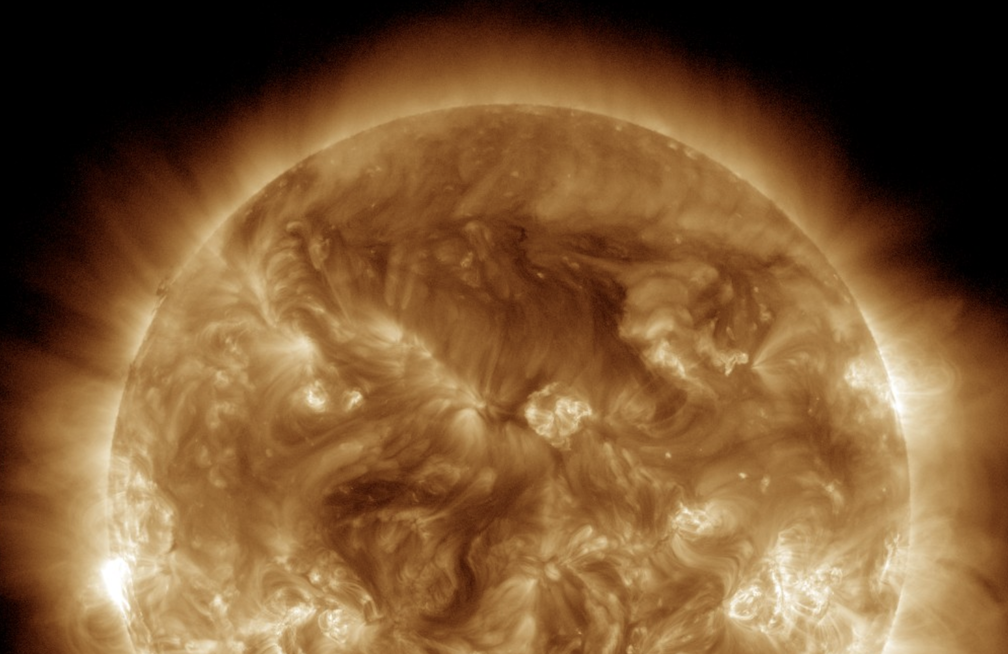 Sun unleashes solar storm at Earth, U.S. may see brilliant aurora