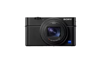 Front view of Sony DSC-RX100M7G compact camera