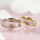 和モダン　上品なダイヤモンドの輝きが大人可愛い個性的で人と被らない婚約指輪と結婚指輪　雅横浜元町の記事より