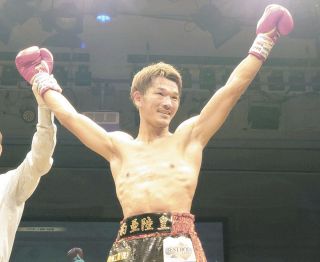 元王者・尾川堅一、13カ月ぶりリングでKO勝利「この1年ほんと苦しかったですけど成長できた」【ボクシング】