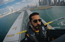 Acrobazie in cielo: come un pilota emiratino ha realizzato il suo sogno