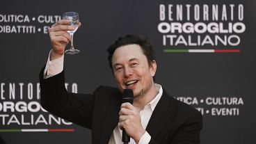 Elon Musk, CEO da Tesla e da SpaceX, no festival político Atreju, organizado pelo partido Fratelli d'Italia de Giorgia Meloni (16 de dezembro de 2023) 