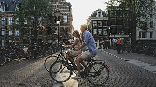 Es überrascht nicht, dass Amsterdam eine der beliebtesten Städte für Radfahrer ist.