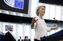 La présidente de la Commission européenne Ursula von der Leyen s'adresse à l'assemblée plénière du Parlement européen à Strasbourg, le 18 juillet 2024.