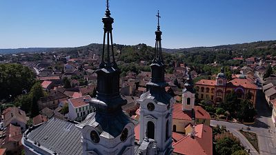 Exploração de Sremski Karlovci e Novi Sad: As joias culturais e históricas da Sérvia