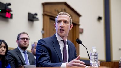 Mark Zuckerberg, PDG de Facebook, témoigne devant la commission des services financiers de la Chambre des représentants au Capitole à Washington.