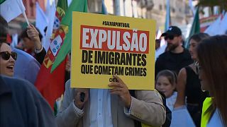 Des manifestants défilent à Lisbonne contre l'immigration incontrôlée au Portugal, 29 septembre 2024.