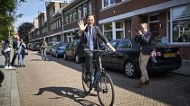 Mark Rutte sur son vélo après avoir voté aux élections européennes de 2019