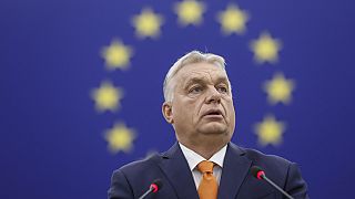 Il primo ministro ungherese e presidente del Consiglio dell'UE Viktor Orban pronuncia il suo discorso nell'emiciclo del Parlamento europeo a Strasburgo, Francia, mercoledì 9 ottobre 2024.