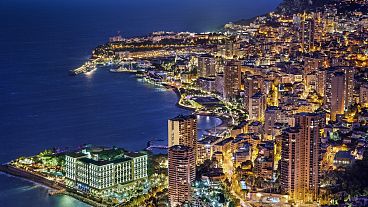 Una vista di Monaco di notte