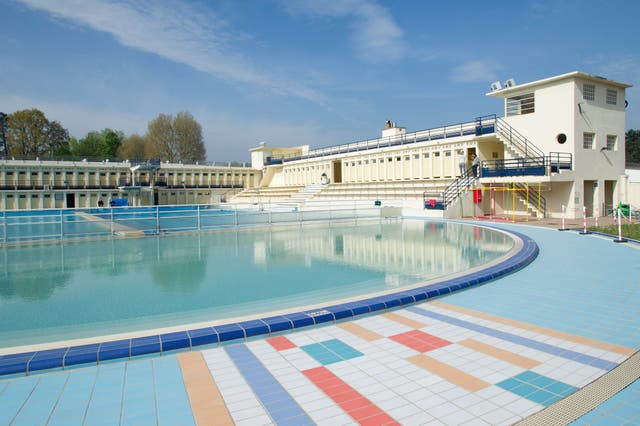 <p>La Piscine Roger Salengro in Bruay-La-Buissiere </p>