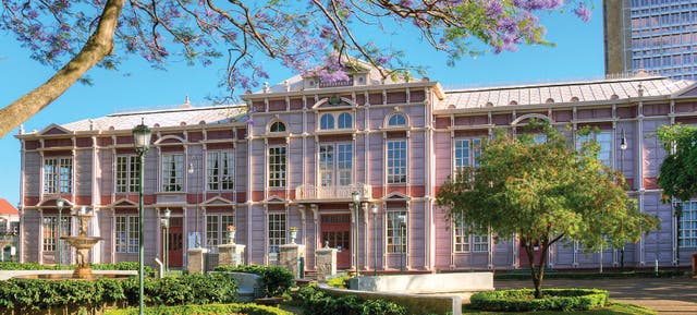 <p>The Escuela Metallica building in San Jose </p>