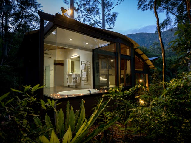 <p>The ultra-romantic Crystal Creek Rainforest Retreat</p>