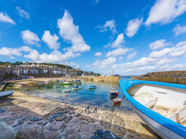 <p>Enjoy beautiful views on a budget in Mousehole</p>