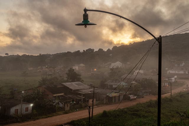 <p>Sunrise in Fordlândia, Brazil</p>