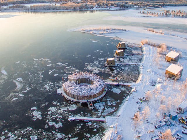 Arctic Bath floats on the Lule River