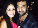 Meghana Raj visits husband Chiranjeevi Sarja's memorial on his birth anniversary - WATCH video