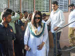 Pradeep Sarkar’s funeral: Deepika Padukone, Rani Mukerji, Vidya Balan and others attend the last rites of the director