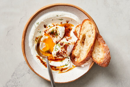 Image for Çilbir (Turkish Eggs With Yogurt)