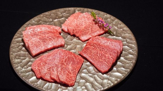 Wagyu Yakiniku Yakuniku - メイン写真: