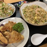 麗縁 - 今日の日替りランチは炒飯とから揚げ