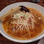 上海華龍 - 【2019.10.11(金)】本日のランチ①(四川風もやしラーメン＋五目チャーハン)780円の四川風もやしラーメン