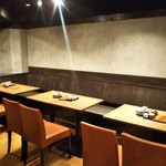 博多炉端酒場 ウミサト - テーブル席は全部で26席！ご宴会等に最適です！！