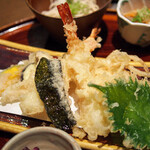 Hata goya Hanshin Nishinomiya Eki Ten - 大海老と野菜の天ぷら御膳