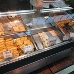 かねふく蒲鉾店 - 1日のうちに、これが全部、売れきれるそう