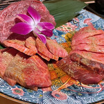 Wagyu A5 Mesuushi to Jukusei Gyushita Nikuya Ichiyuku - 