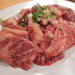 Sumibi Yakiniku Super Horumon Matsuyama Oguri Ten - 【盛り合わせＳセット＠２４８０円】　通常の部位も美味しい～