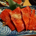 Wagyu A5 Mesuushi to Jukusei Gyushita Nikuya Ichiyuku - 